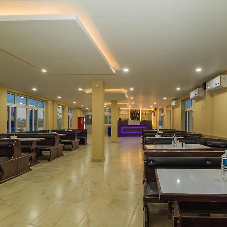 Sisai Park Village Chitwan Bagian luar foto