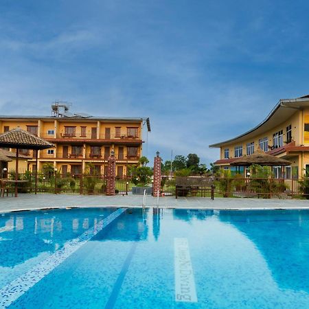 Sisai Park Village Chitwan Bagian luar foto