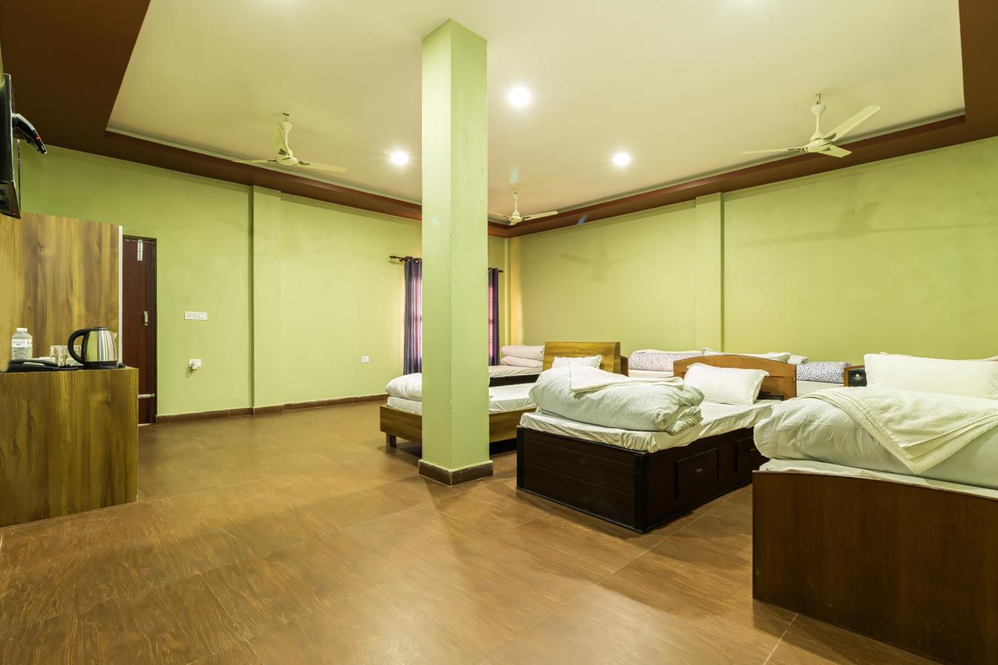 Sisai Park Village Chitwan Bagian luar foto