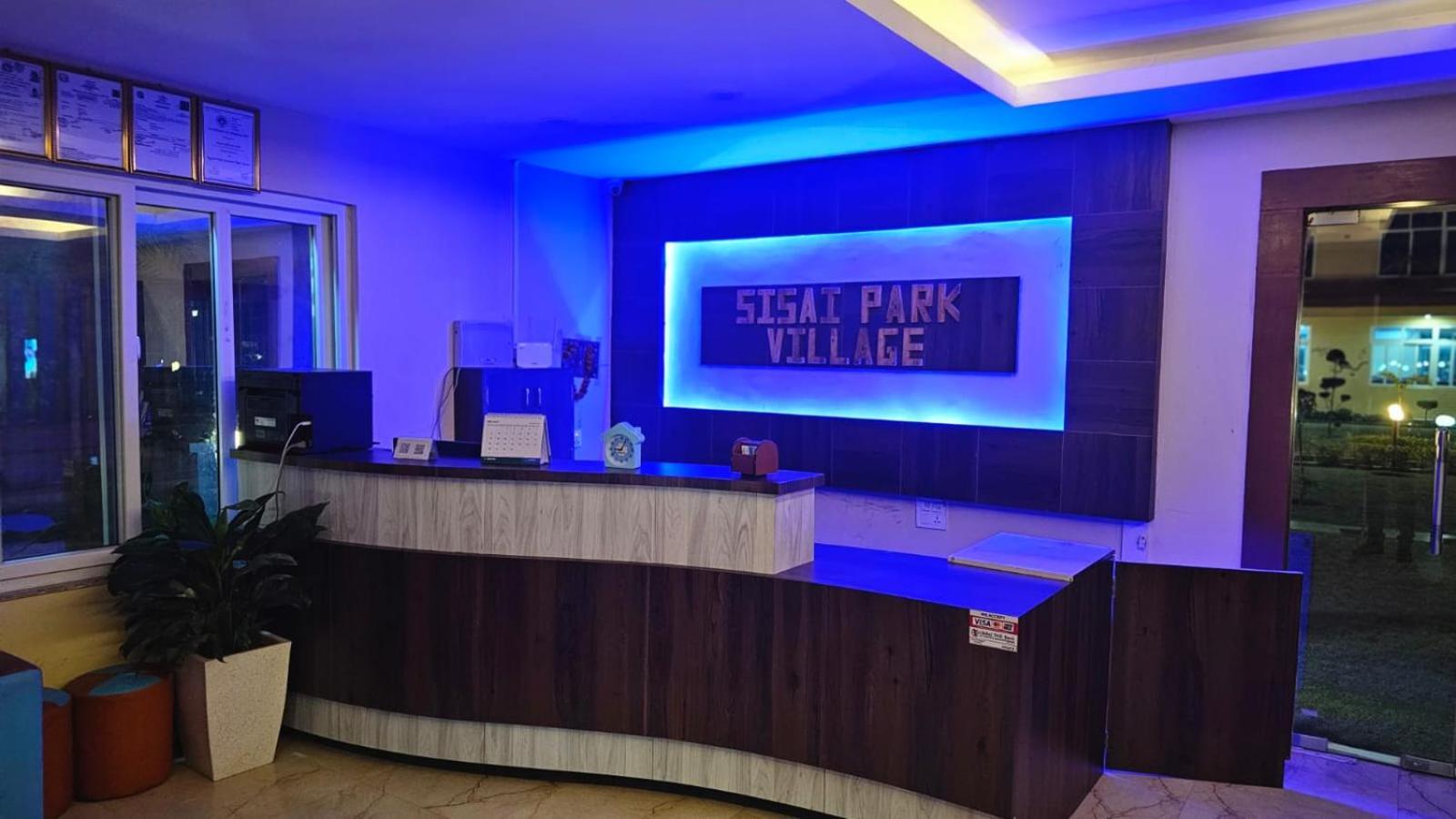 Sisai Park Village Chitwan Bagian luar foto